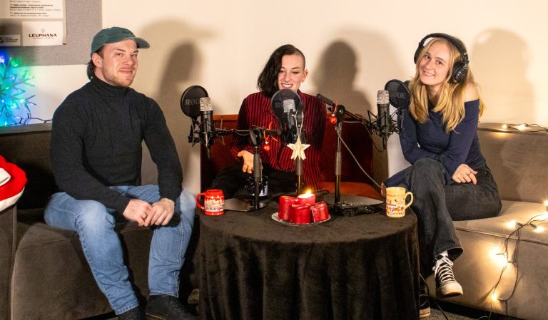 Das Podcast-Team bei der Aufnahme